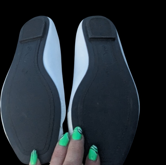 White Flats - Picture 2 of 2